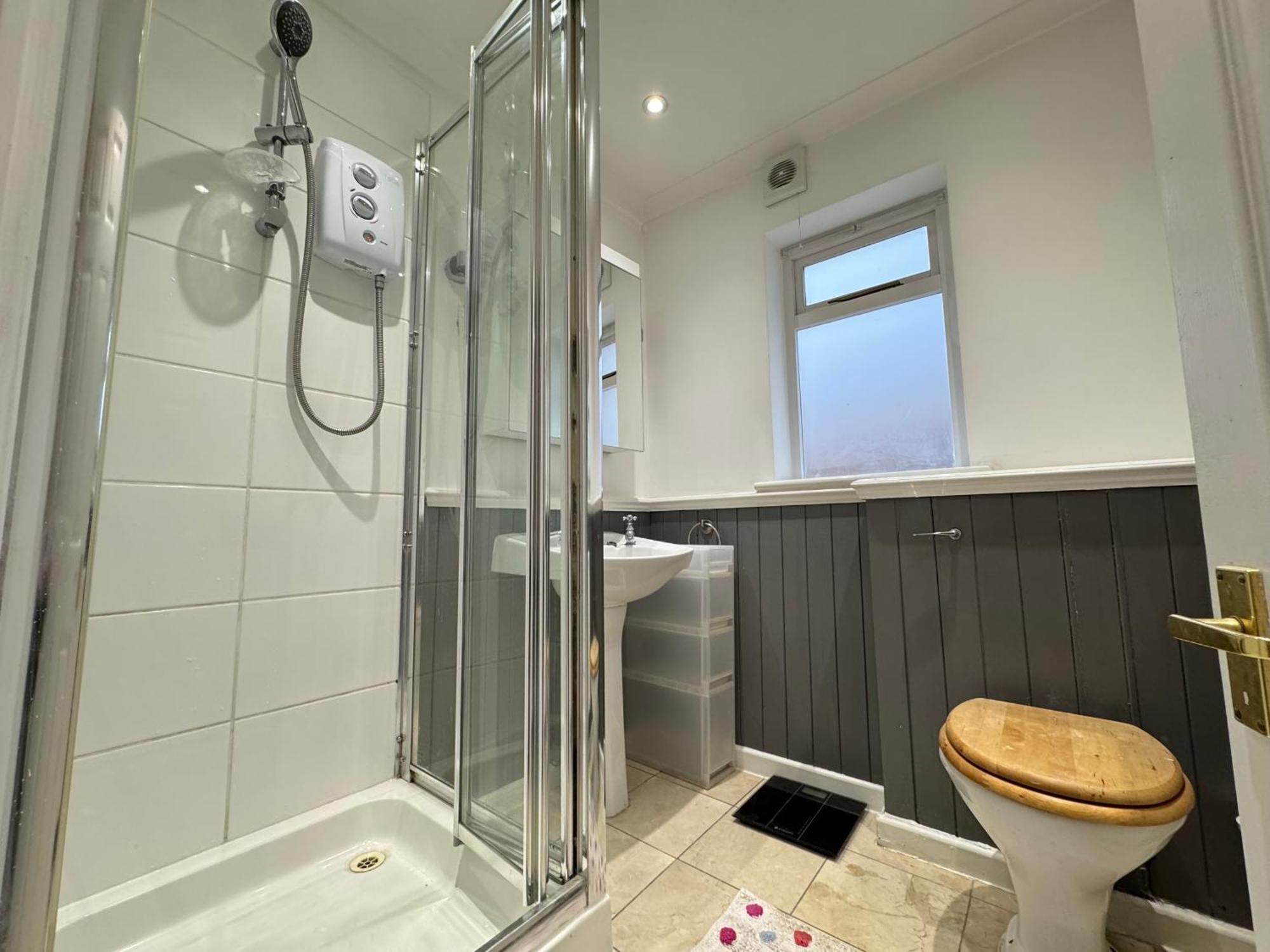 Inviting 4bd With Roof Terrace Nine Elms Apartment *