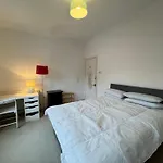 Inviting 4Bd Home With Roof Terrace Nine Elms