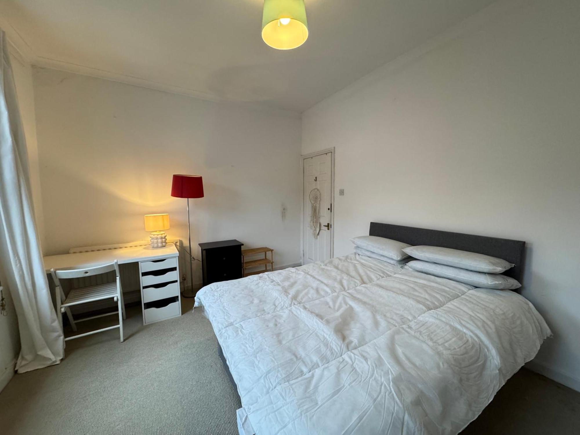 Inviting 4bd With Roof Terrace Nine Elms Londra