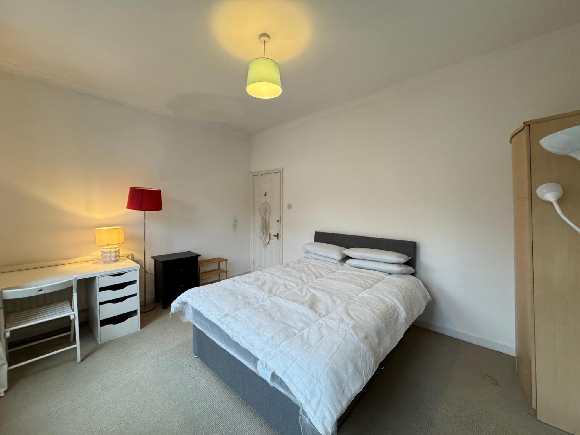 Inviting 4bd With Roof Terrace Nine Elms Appartamento