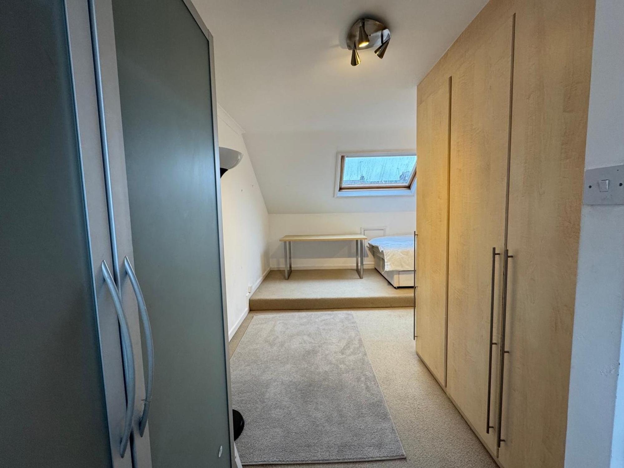 Inviting 4bd With Roof Terrace Nine Elms Londra