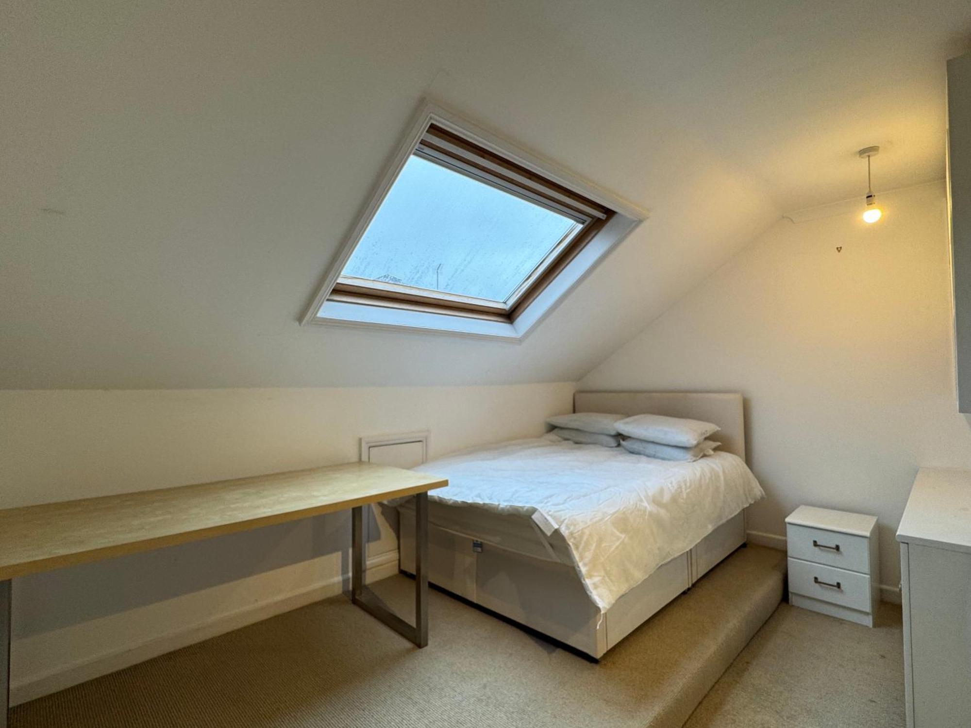 Inviting 4bd With Roof Terrace Nine Elms Appartamento