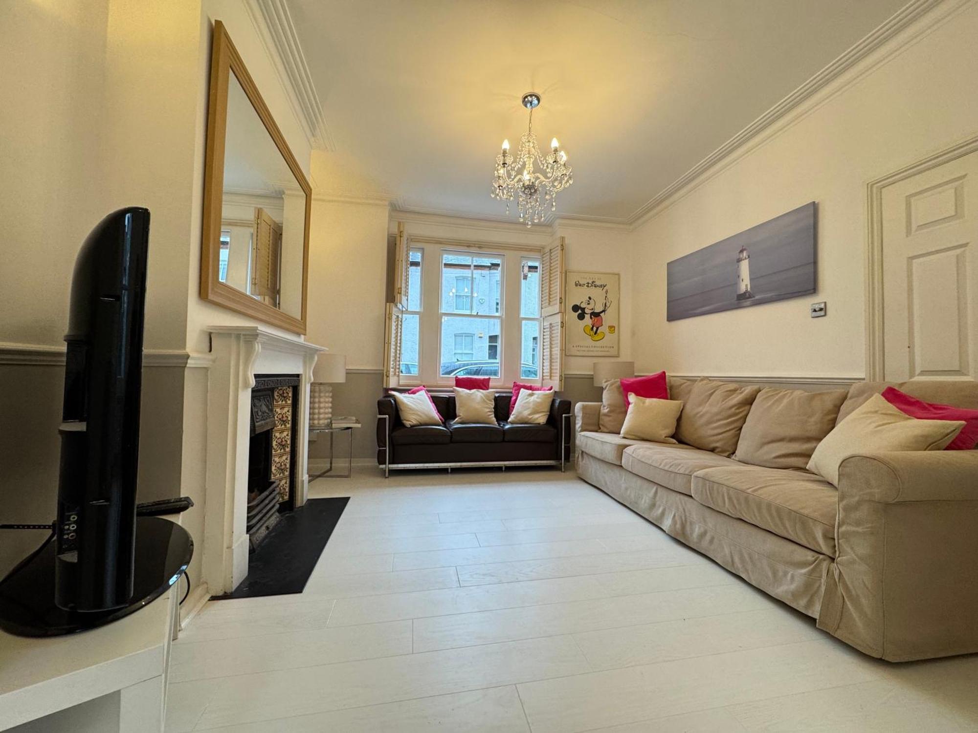 Appartamento Inviting 4bd With Roof Terrace Nine Elms *