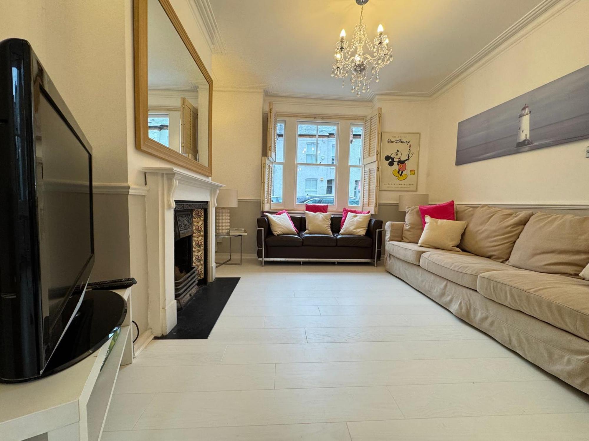 Inviting 4bd With Roof Terrace Nine Elms Appartamento Londra