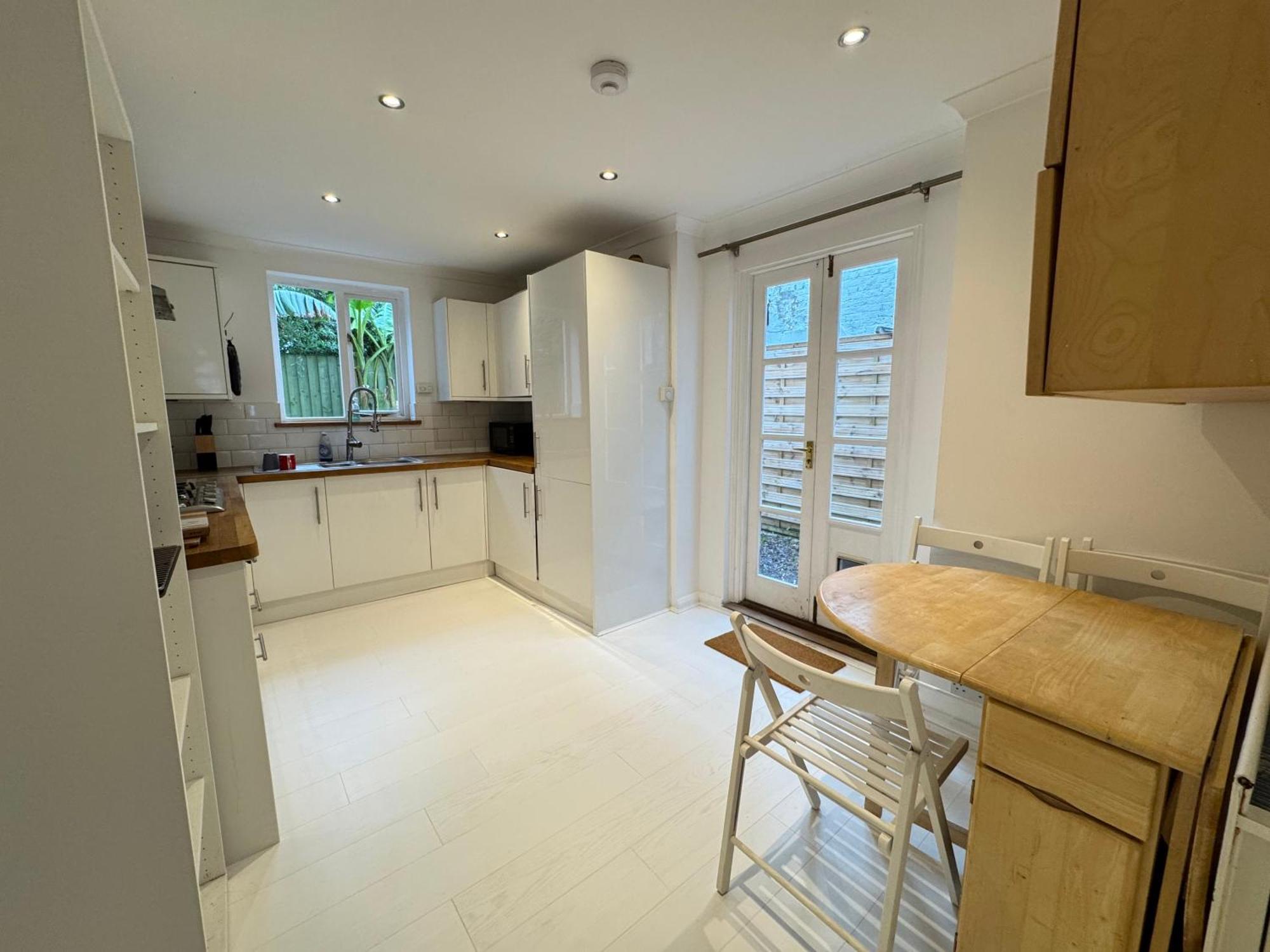 Inviting 4bd With Roof Terrace Nine Elms * Londra