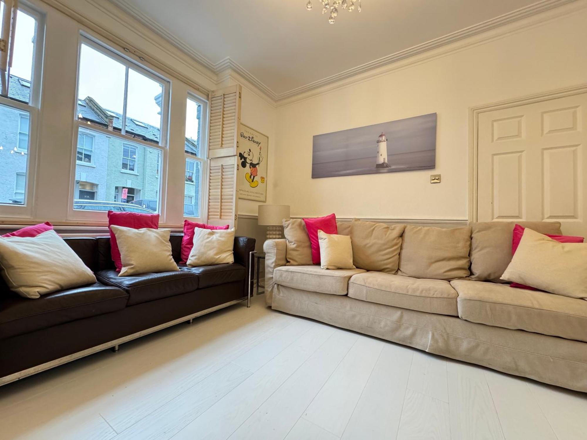 Inviting 4bd With Roof Terrace Nine Elms Appartamento *